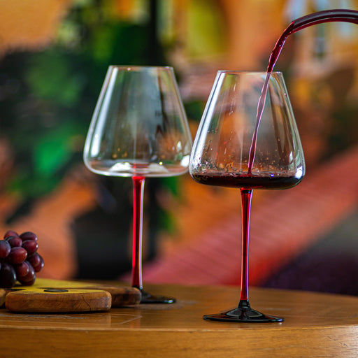 Leve 4, Pague 3: Kit Taças para Vinho em Cristal Linha Mirage Haste Vermelha 970ml Artevino